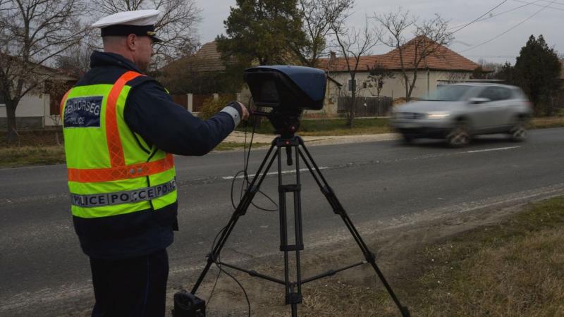 Villogó fények és zúgó motorok! Országos sebességellenőrzési akció veszi kezdetét, és Bács-Kiskun területén csapnak le a gyorshajtókra!