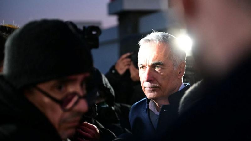 Politico: Egyre többen hagyják el Romániát az influenszerek közül, akik Georgescu e.
