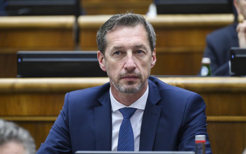 A KDH álláspontja szerint Fico tevékenysége csupán egy ügyes figyelemelterelési manőver.