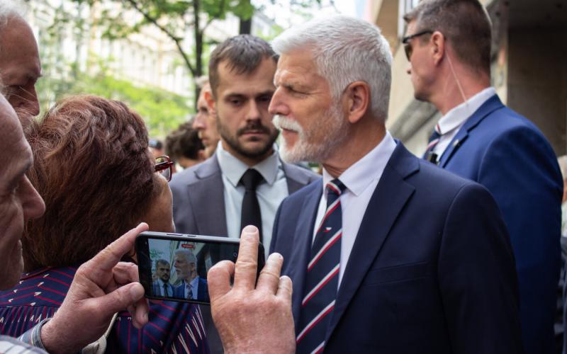 Petr Pavel megjegyezte, hogy Csehországban várhatóan egy hárompárti koalíciós kormány fog megalakulni.