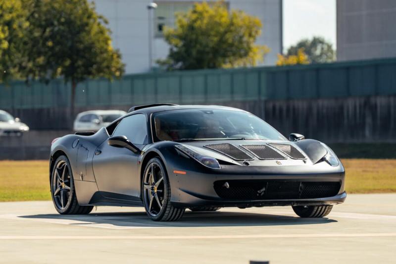 350 millió forintért kínálják a Ferrarit, amelyet azonban használni nem lehet.